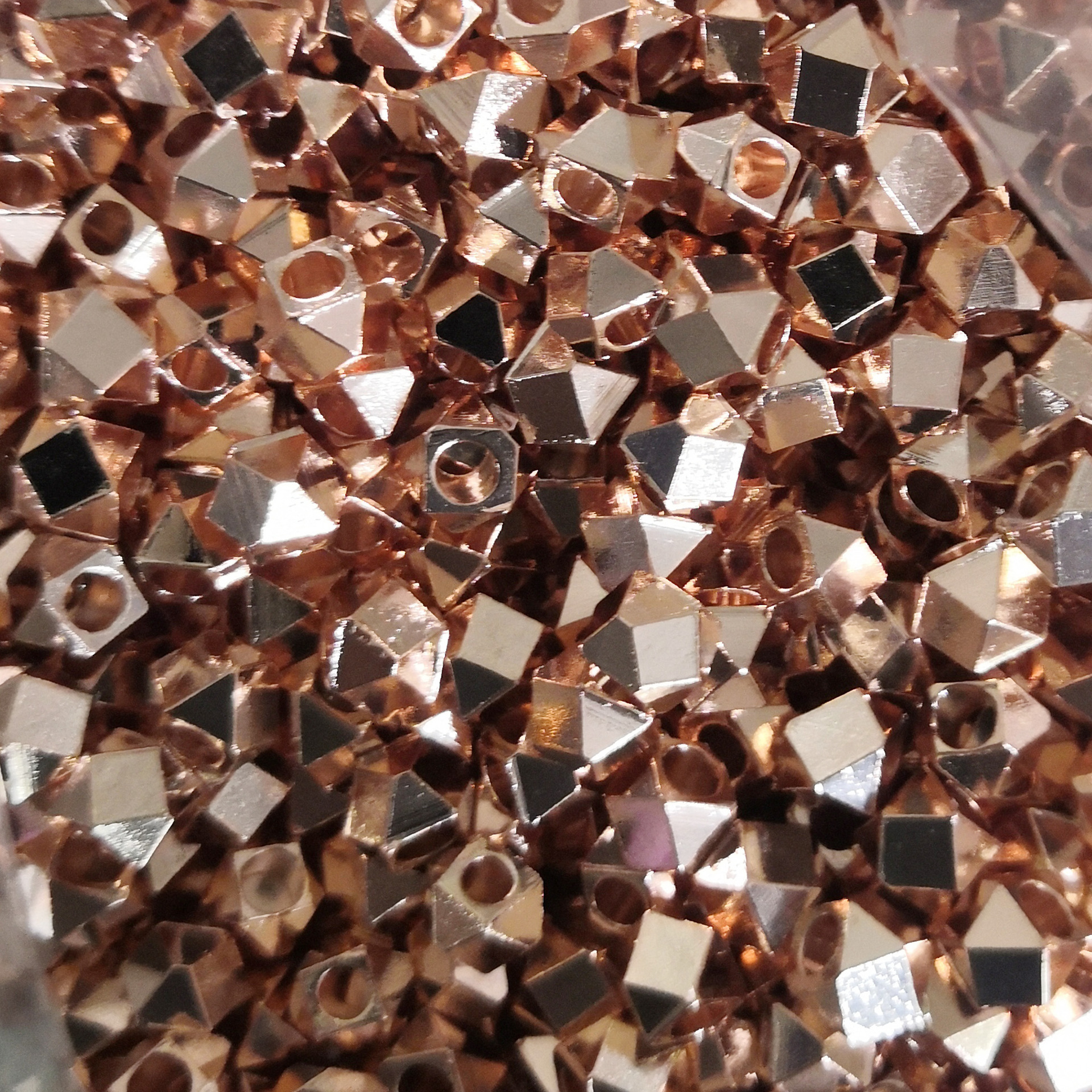 Cobre chapado en oro de 18 quilates y plata geométrica lote ángulo cuentas cuadradas lote flor espaciador perlas plateado roto plata corte ángulo perlas DIY accesorios de la joyería perlas sueltas