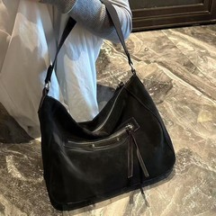 复古磨砂机车包高级感大容量时尚托特包休闲百搭水桶包单肩斜挎包