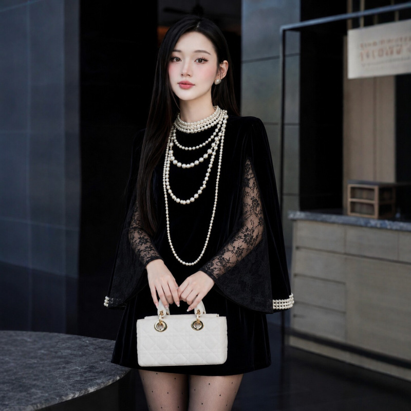 2026 Autumn New Style Luxurious Beaded Pearl Bell Sleeve Gold Velvet Women's Dress for Fall and Winter 2283