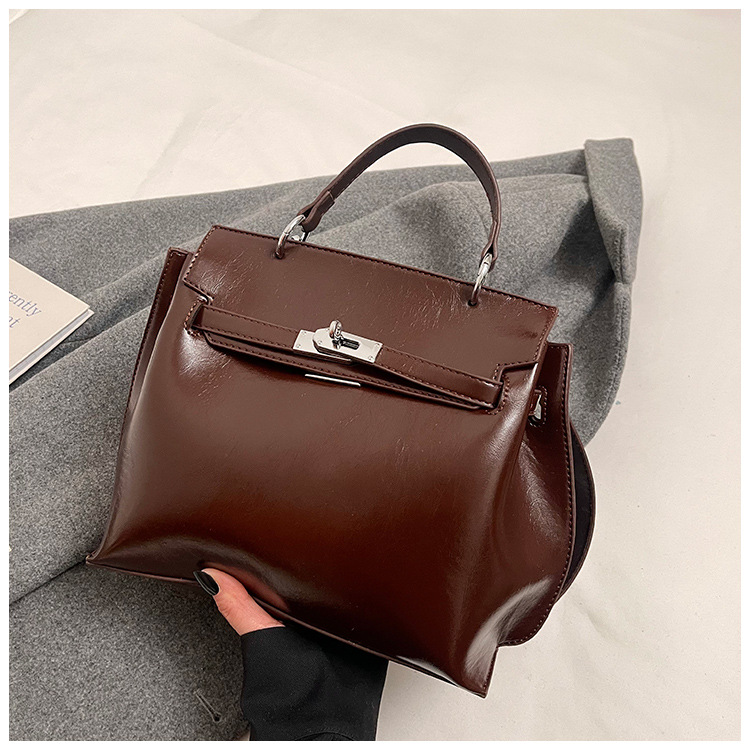 Bolso de mano retro, bolso de platino de piel de cera de moda, nuevo tipo de mujer transfronteriza, alta calidad, mochila versátil.