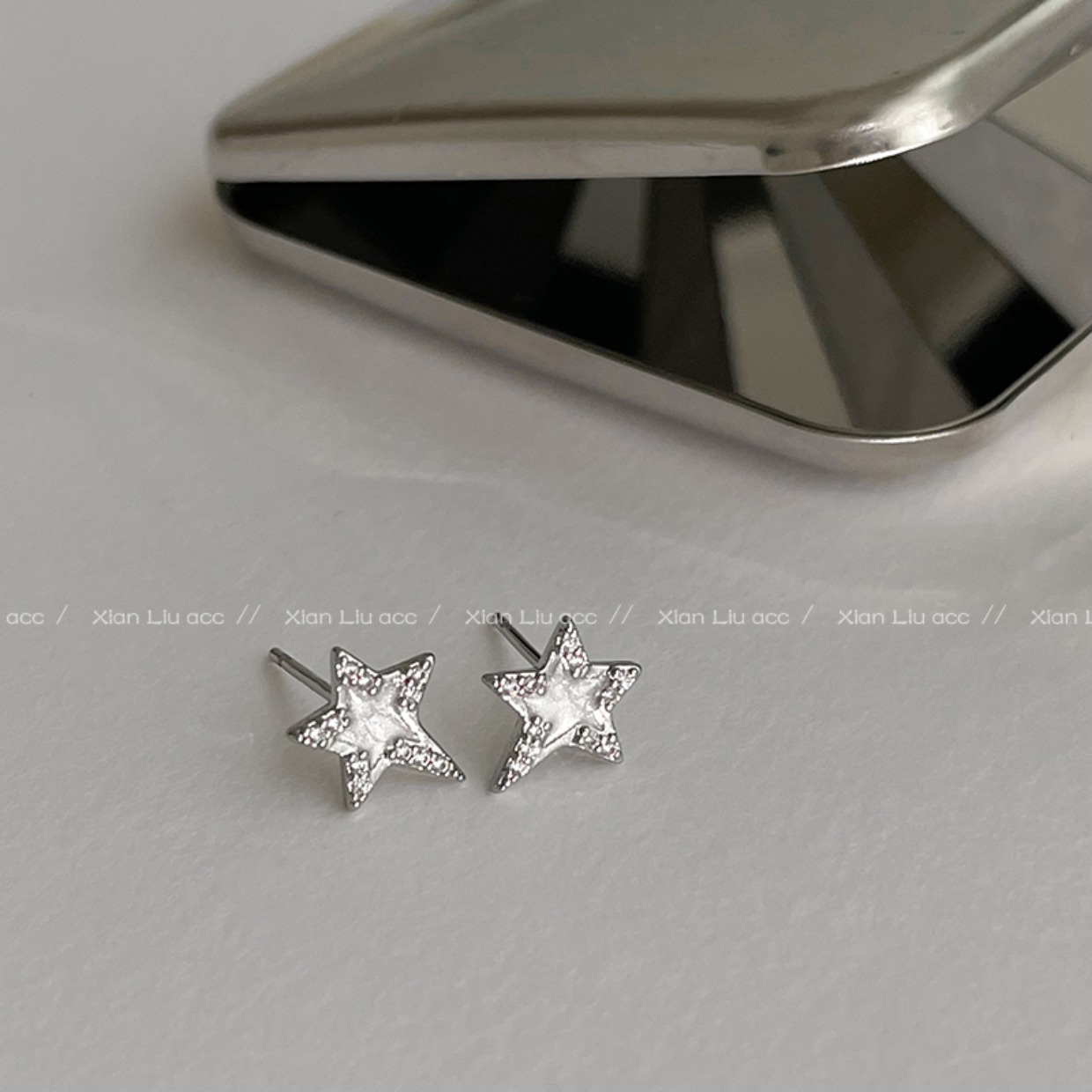 Diseño de nicho de alta gama borla larga sin orejas clip de oreja elegante estilo occidental de las mujeres cara-mirando pequeños nuevos pendientes de moda