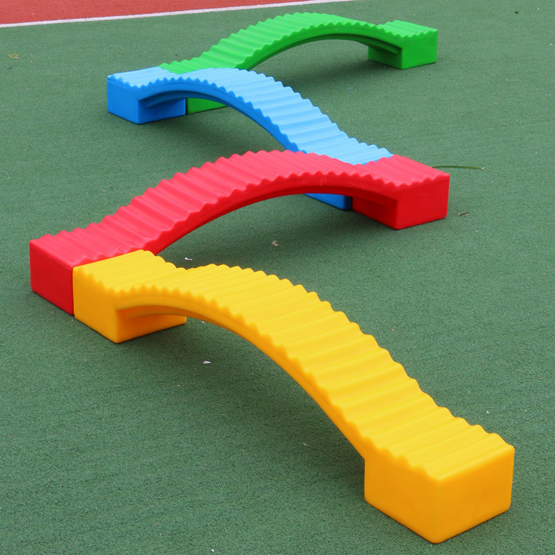 Travel smart toy for kindergarten sensorics