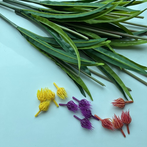 Three-headed tulip stem, simulated flower branches, Nordic style bouquet, high-end flower arrangement, artificial flower branches in hand