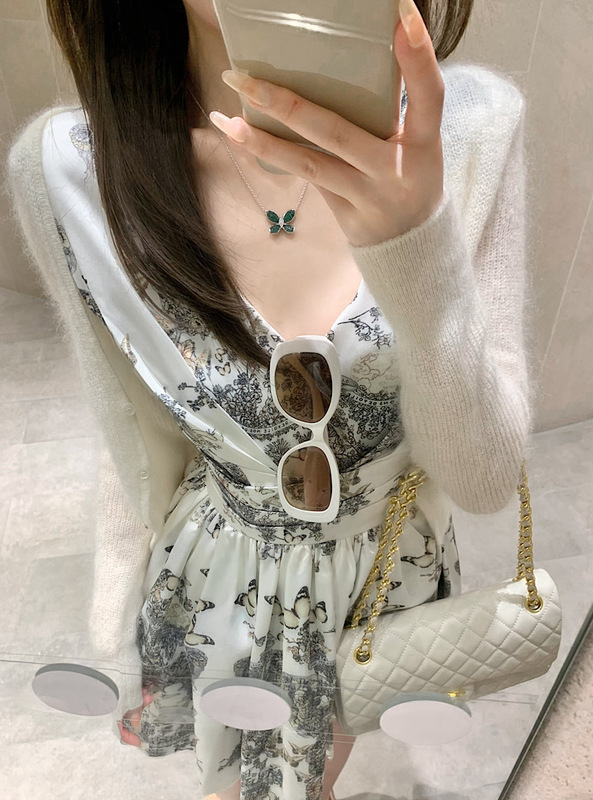 White V-Neck Short Sweater Knitted Cardigan Women's Autum Suit Vest Dress Two-Piece Casual Fashion