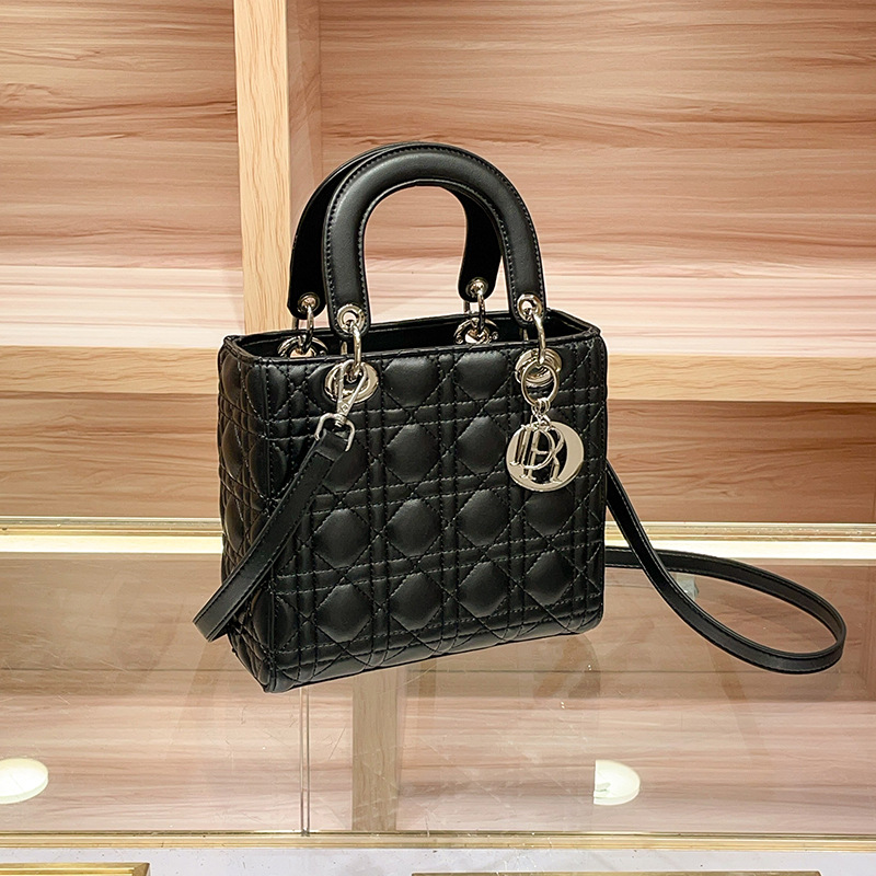 Nuevo bolso Dai Fei transfronterizo 2025 verano súper fuego ligero lujo nicho de alta gama sentido bolso cuadrado pequeño rombo de moda