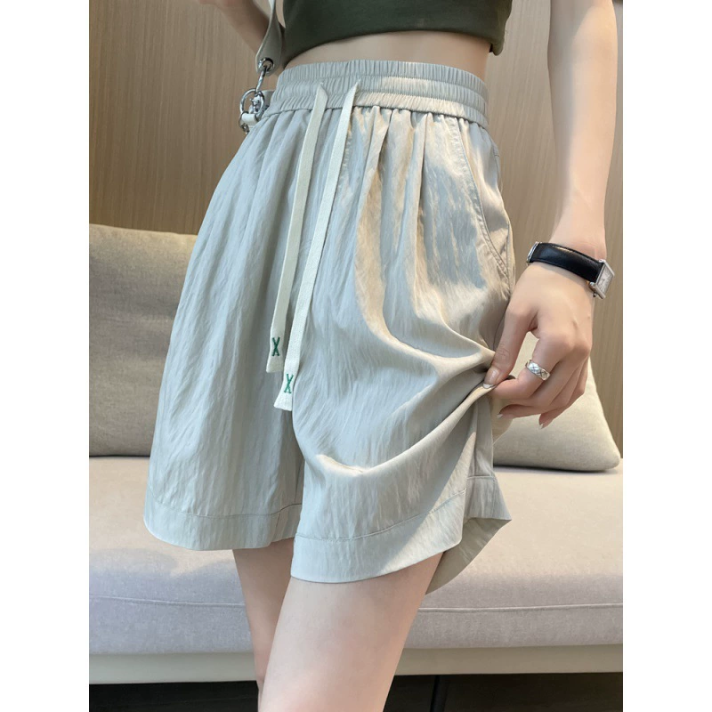 Летние спортивные шорты из ледяного шелка для женщин, большие размеры, летние тонкие утягивающие универсальные широкие брюки средней длины с высокой талией и пятью точками.
