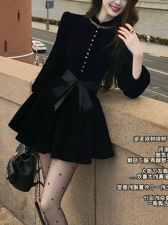 【伯拉德千金 新品88折】赫本风黑色丝绒长袖连衣裙秋季|undefined