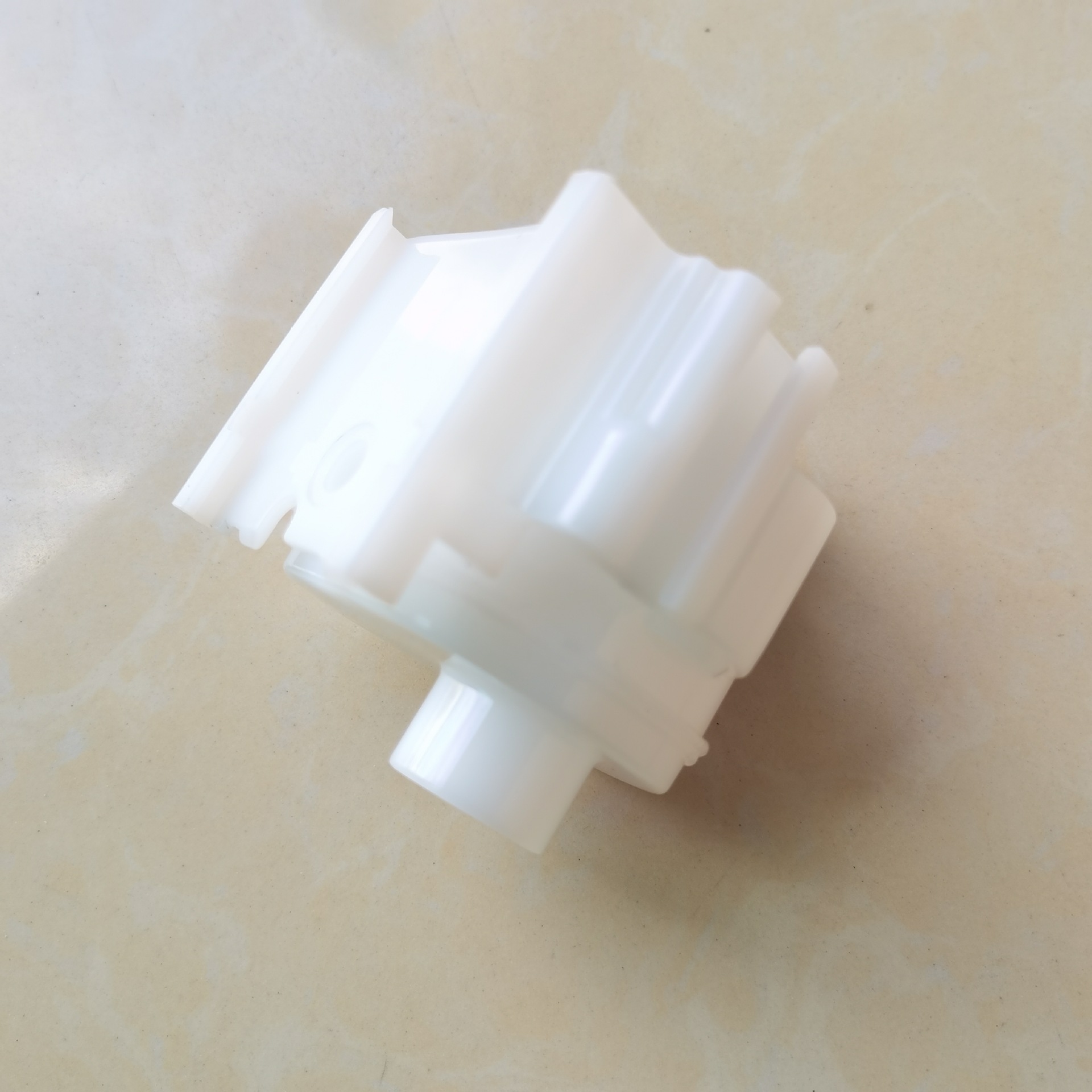 1561048H00 Is Suitable for Suzuki Fuel Pump Assembly Gasoline Filter Gasoline Filter Element