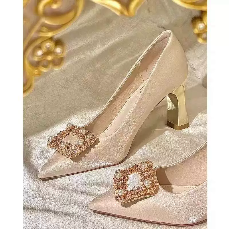 Французские атласные туфли на высоком каблуке на толстом каблуке для женщин, новый стиль, не утомляющие ноги, свадебное платье, свадебные туфли, свадебные туфли, повседневные туфли подружки невесты