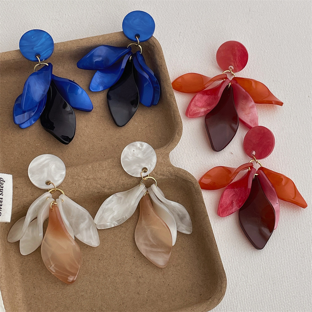 18g Weight Copper Alloy Ear Needle Material Drop Earrings Classification 1 Pair Quantity Daily Occasion Acrylic Material Petal Pattern Women's Gender Retro, Sweet Style Polishing Craft 1 Pair Retro Sweet Petal Polishing Acrylic Drop Earrings 10