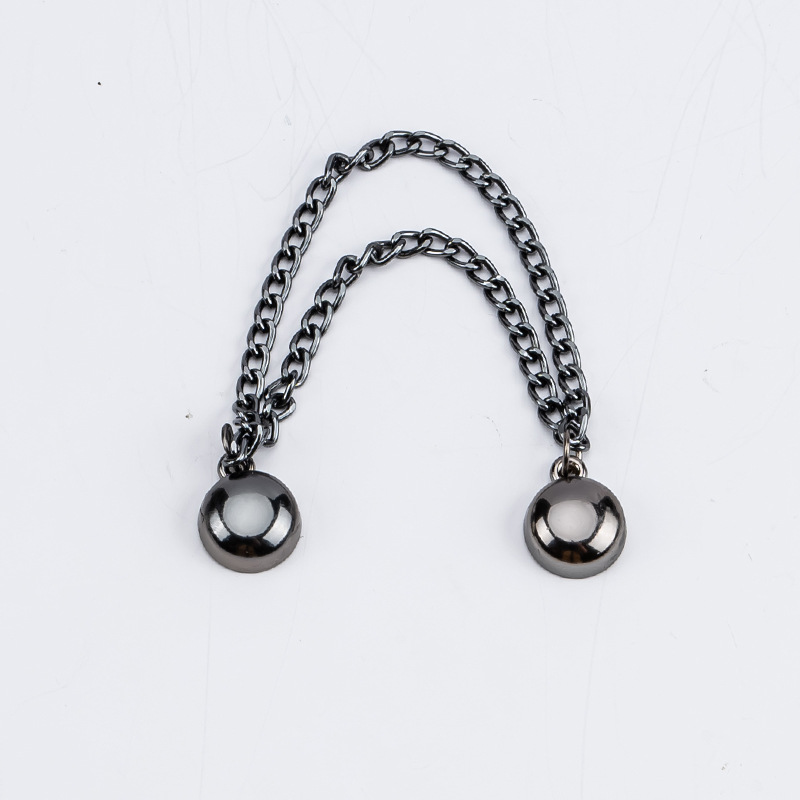 チェーンの磁気はズボンの足を引きずることを防ぎます。金属の磁気は袖口を固定します。