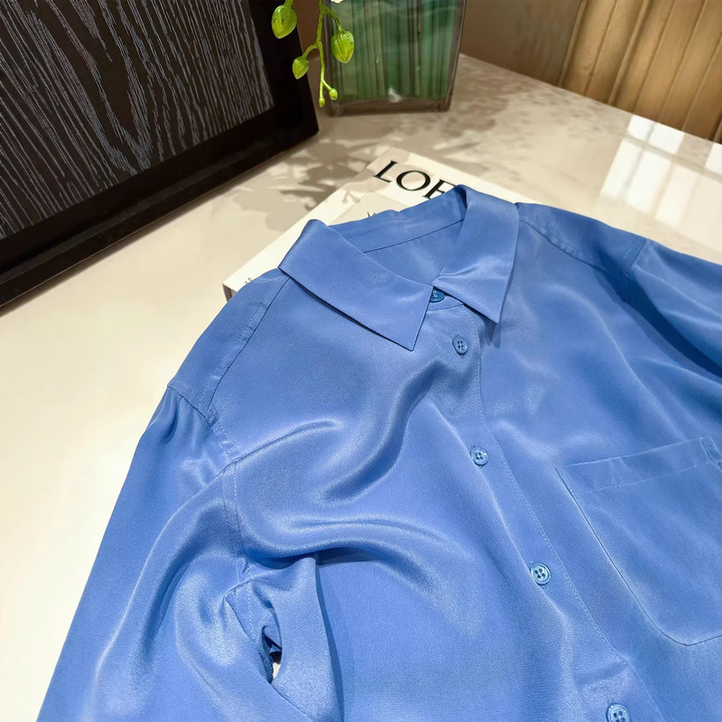 "Classic Reappearance" Celebrity-Inspired Heavyweight Silk Shirt for Women, 2026 Spring Collection, Klein Blue Mulberry Silk Top "Classic Reappearance" Celebrity-Inspired Heavyweight Silk Shirt for Women, 2026 Spring Collection, Klein Blue Mulberry Silk Top
