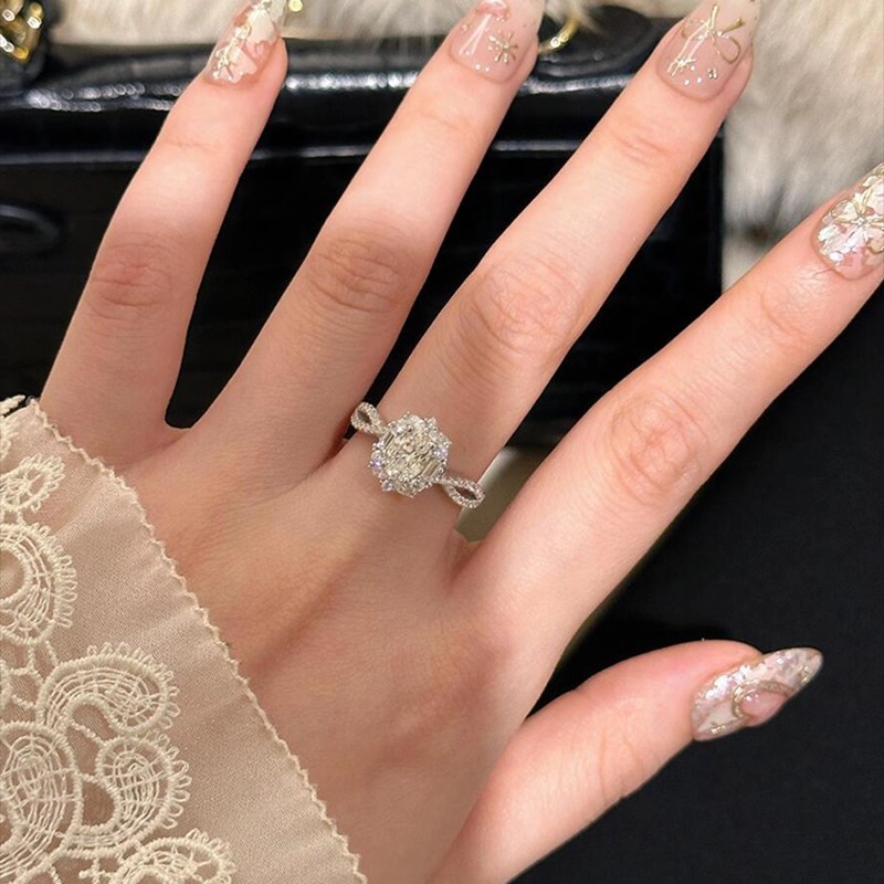 Sparkling Snowflake Diamond Pigeon Egg Designer Ring For Women_voghion.com
