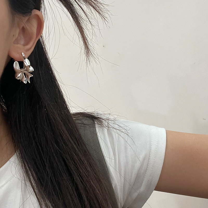 16g Weight Copper Ear Needle Material Hoop Earrings Classification 1 Pair Quantity Daily, Date Occasion Copper Material Bow Knot Pattern Women's Gender Streetwear Style 1 Pair Streetwear Bow Knot Copper Hoop Earrings 4