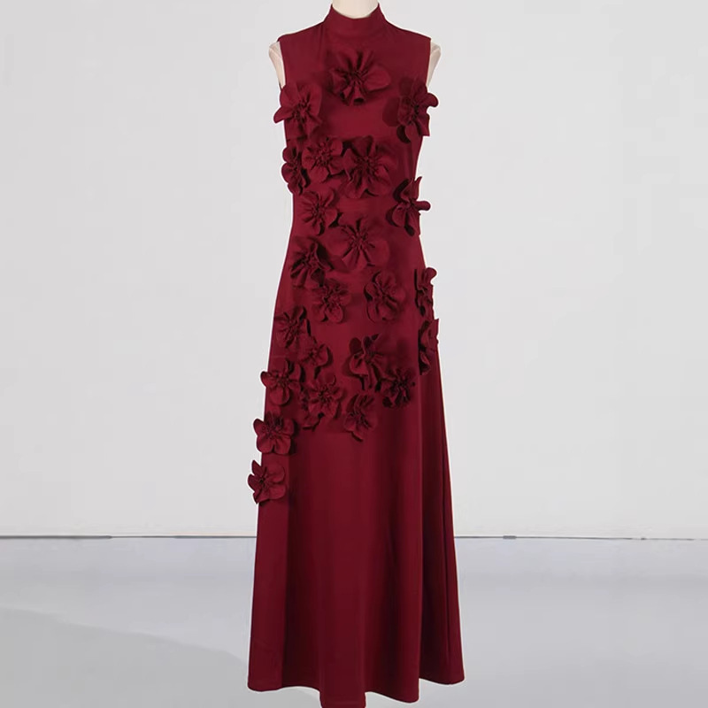 2026 French-Style Light Luxury Elegant Long Dress with Floral Appliqué, Mid-Waist Design, Slim-Fit Dress for Women