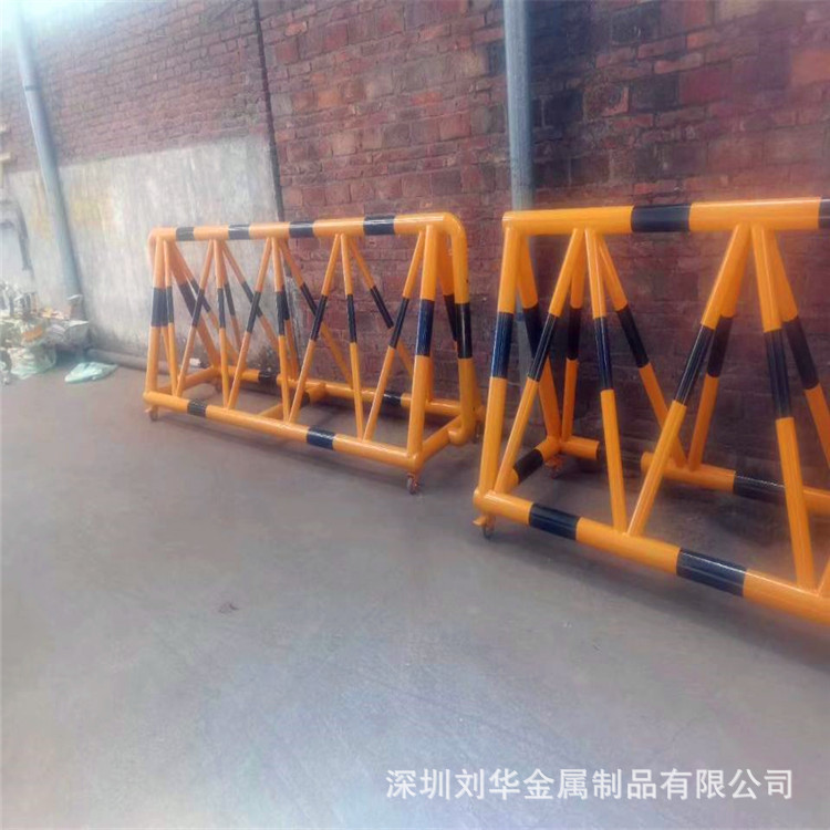 批发交通设施距马护栏 临时隔离移动护栏 铁管 黑黄红白 移动距马