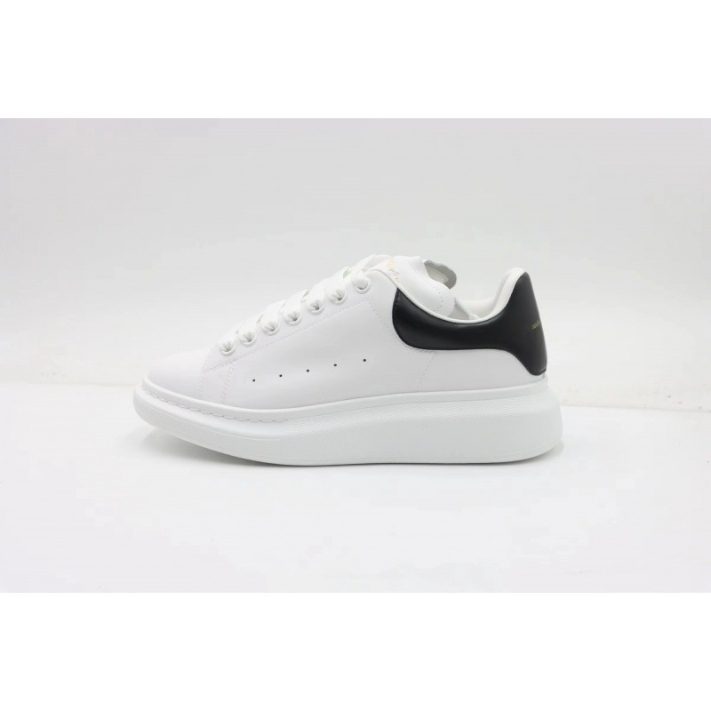 검은 가죽 꼬리