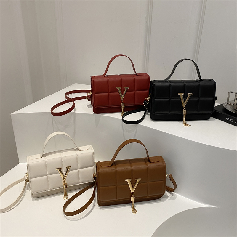 Bolso de mujer 2025, primavera nueva textura cuadrada bordada, bolso de estilo coreano, letras de bordado bolso cuadrado