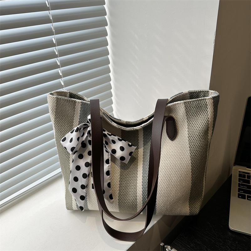 Bolso de hombro de nueva tendencia de invierno Bolso de mano de textura de lona de gran capacidad de moda Bolso de viaje casual simple