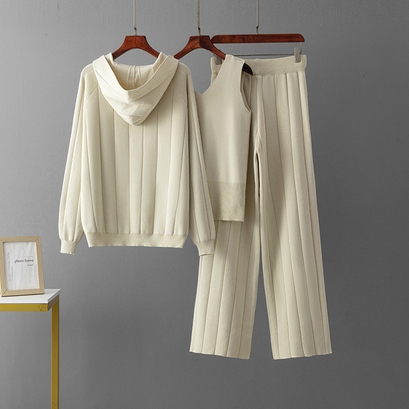 Damenbekleidung Frühling und Herbst Neue Wollmode Top + Weste + Freizeithose Set Gestrickter Sport Dreiteiliger Anzug_voghion.com