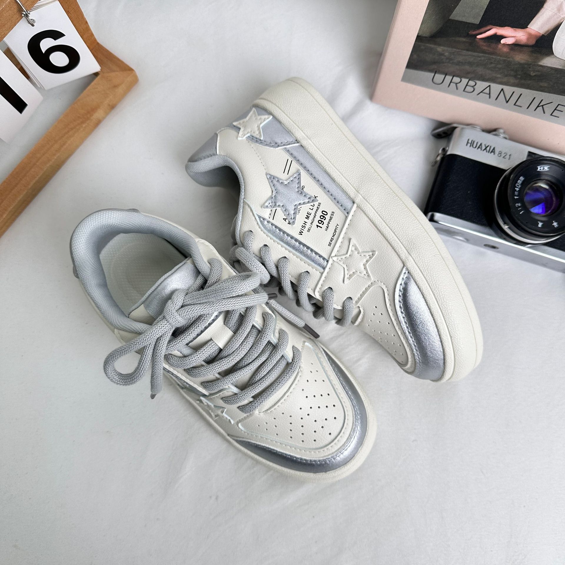 Zapatos de lona de estrellas de onda lejana para mujer 2025 primavera nuevo estilo de estudiante zapatos de lona deportivos casuales de todo fósforo