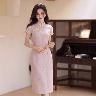 ��ɫ���p������۸ߙn�߼���2026���¿��ճ�ͨ�ڴ����^���L��Ů