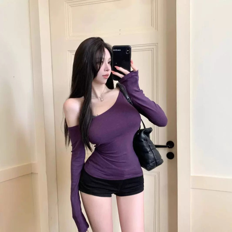 Pure Desire Style Purple Shoulder Tight T-shirt Women's Spring and Autumn Sexy Elegant Short Slant Collar Leaky Bone Base Top Pure Desire Style Purple Shoulder Tight T-shirt Women's Spring and Autumn Sexy Elegant Short Slant Collar Leaky Bone Base Top