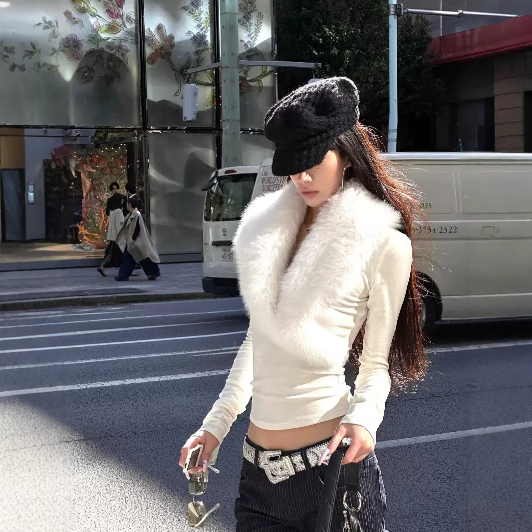 千禧辣妹风白色毛领t恤女修身气质小众设计长袖环保皮草针织上衣
