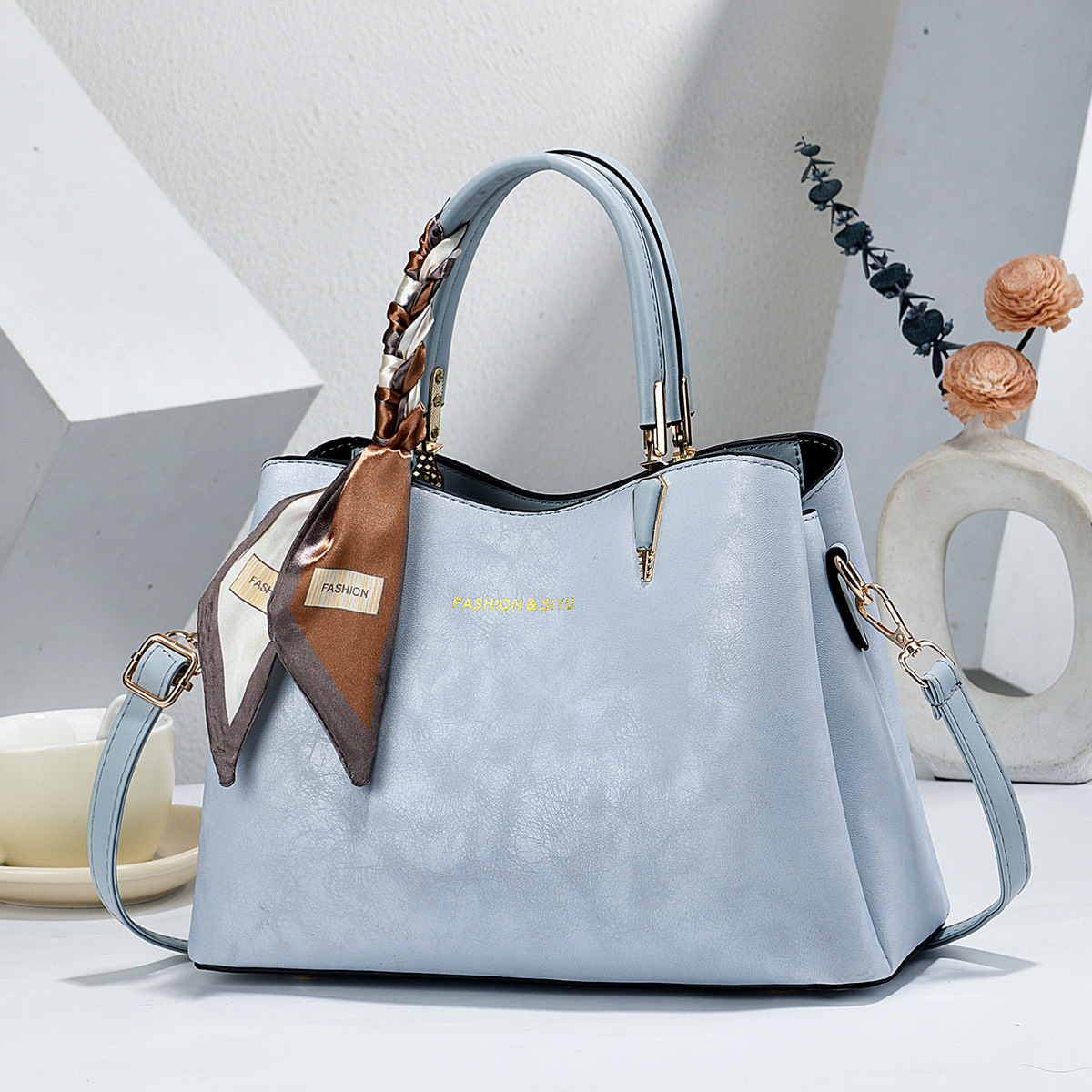 2026 nueva tendencia de madres de mediana edad bolsas de mano de estilo nacional de gran capacidad para viajar bolsas de hombro al por mayor