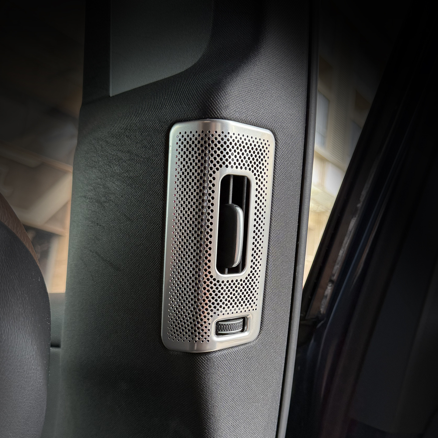 Suitable for Volvo Xc60Xc90S90V90 Center Column Air Outlet Protective Cover B-Pillar Dust Cover Decorative Sticker on Both Sides