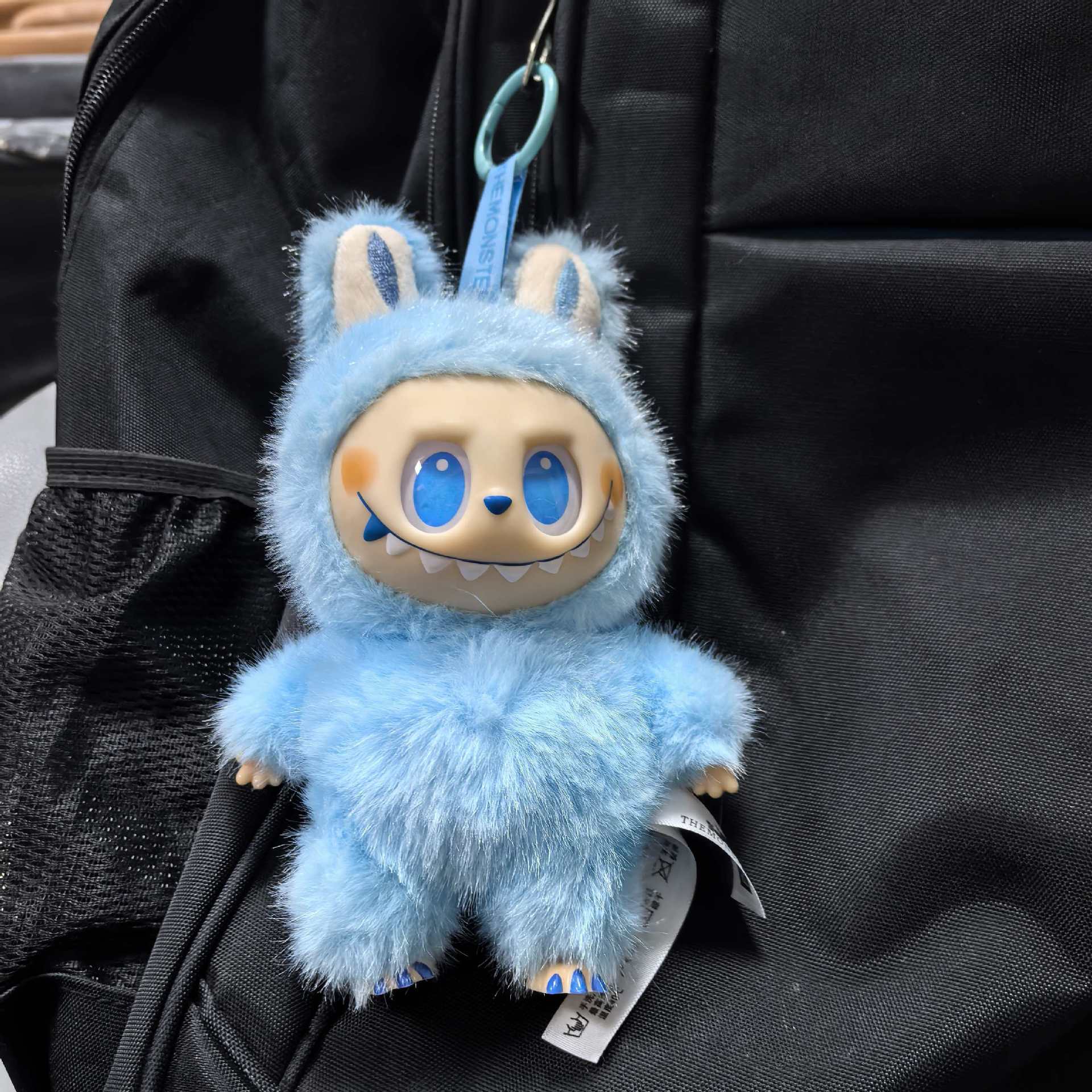 3 generaciones de colgantes de peluche labubu barraca explosiva muñeca conejo pellizco muñeca regalos pellizco música