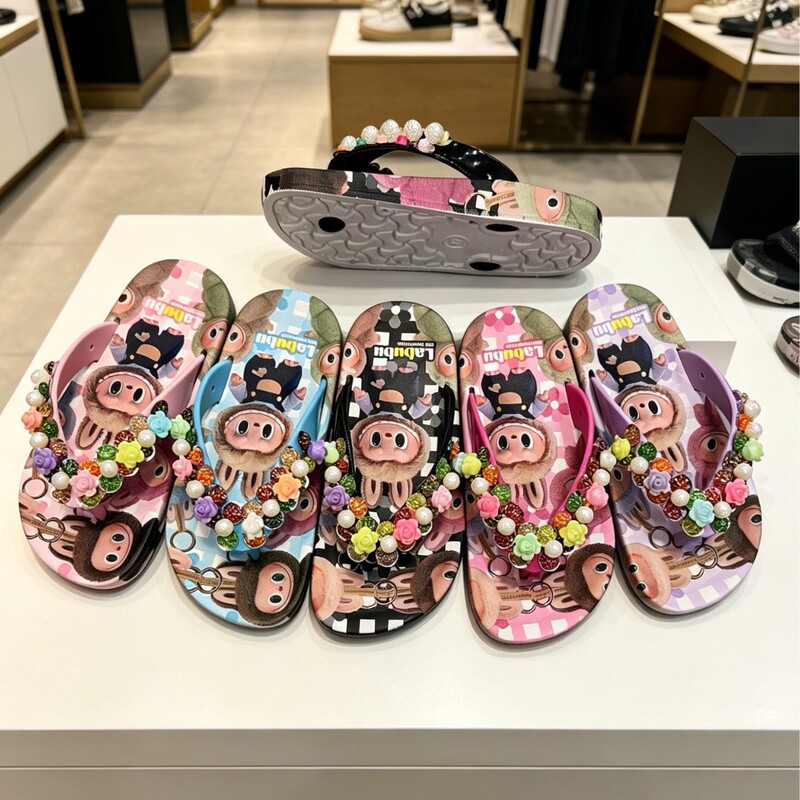 2026 Spring and Summer New Cartoon Character Flip-Flops Bathroom Non-Slip Waterproof Simple Lightweight Beach Sandals