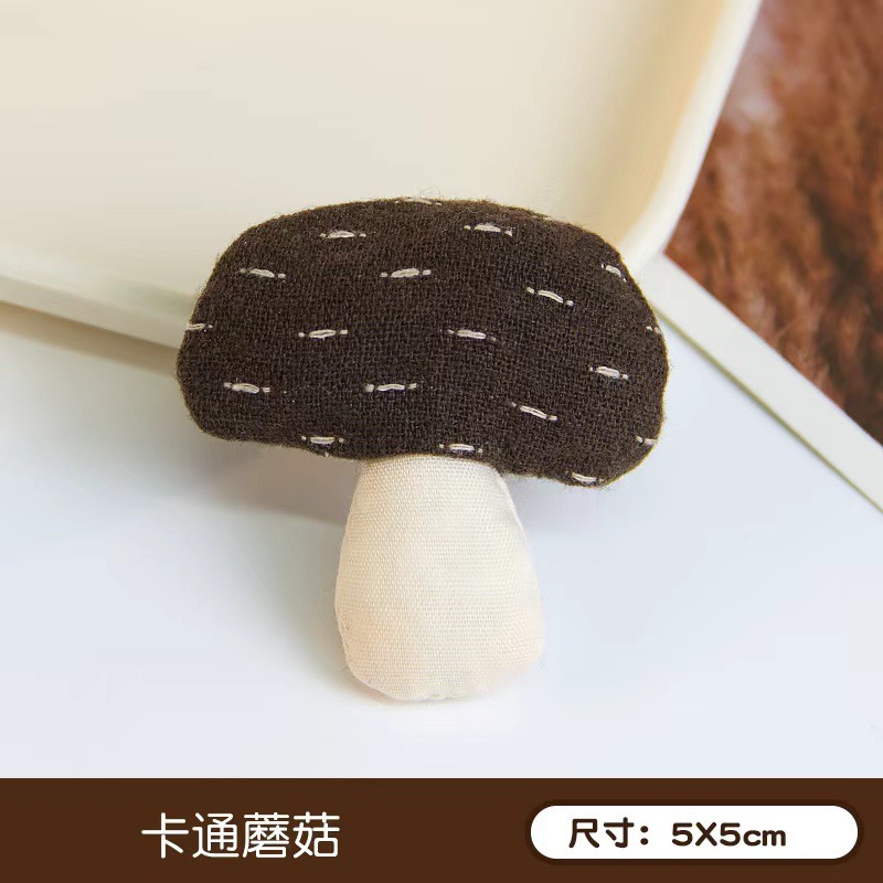 咖色蘑菇 / 无胸针款