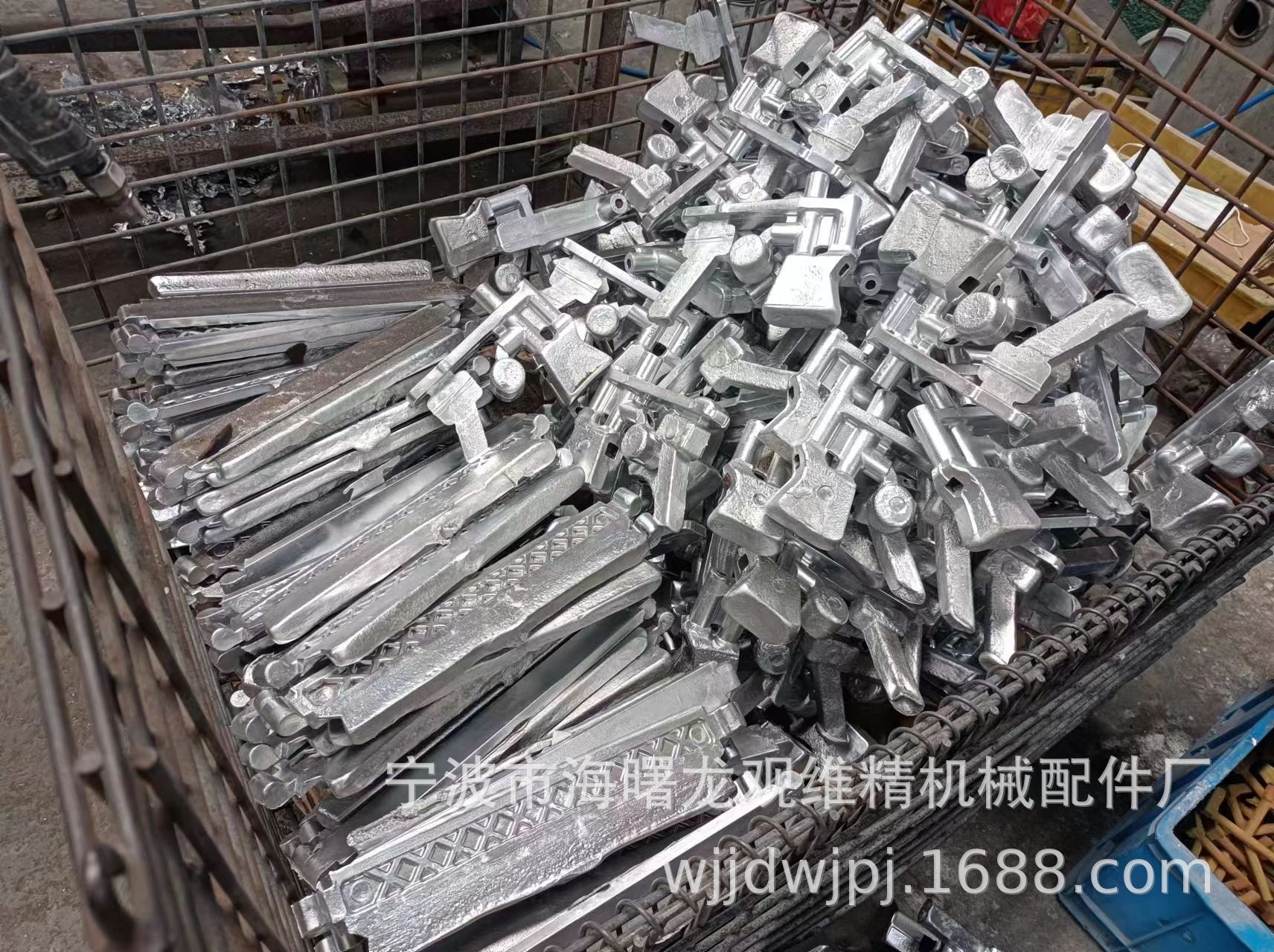 提供铝重力铸造模具低压厂家木模重庆铝翻砂热处理模具