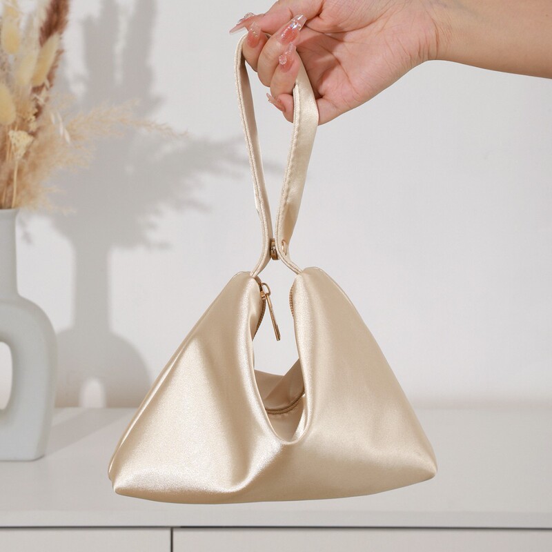 Cross-border Europe and the United States simple solid color satin satin magnetic evening bag versatile triangle female clutch handbag