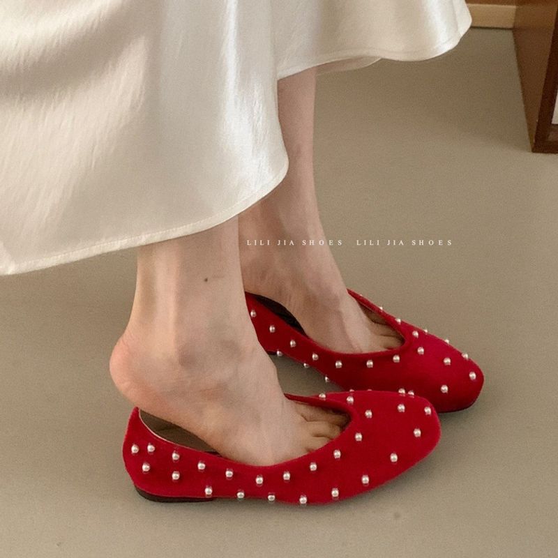 French-style vintage pearl velvet ballet shoes, 2026 new model, low-cut niche Hong Kong style red shoes, granny shoes, wedding shoes French-style vintage pearl velvet ballet shoes, 2026 new model, low-cut niche Hong Kong style red shoes, granny shoes, wedding shoes