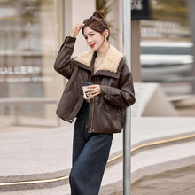 女式皮衣2025冬新款小个子高端洋气仿羊羔毛大翻领夹棉外套MM2695