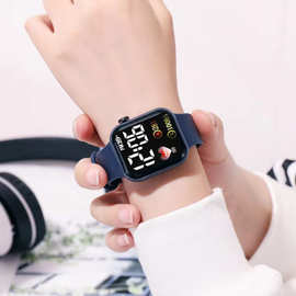 批发新款爱心款小方块情侣时尚手表运动款 LED电子手表学生电子表