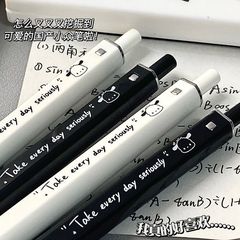 赤い本の同じタイプのパチャ犬の高い顔の値は中性のペンinsの風を押して簡単に筆を塗る少女の心のサインペンを使います。