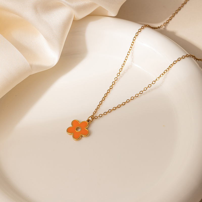 7g Weight 0.03µm Gold Plating Thickness Electroplated Gold Plating Process Golden Plated Plating Material 201 Stainless Steel Pendant Material Pendant Necklace Classification 201 Stainless Steel Chain Material cable chain Chain Type 1 Piece Quantity Holiday, Daily Occasion 201 Stainless Steel Material Flower Pattern Women's Gender Simple Style, Classic Style Style Plating Craft Elegant Titanium Steel Necklace For Women Bohemian Floral Print Colorful Drip Glaze Rose Pendant Versatile Clavicle Chain 15