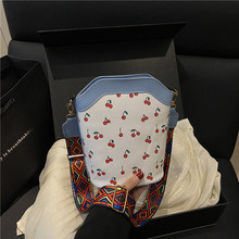 2025С�����ҕr�а���Ů�¿������Ҹ�°�С�����ٴ�б���