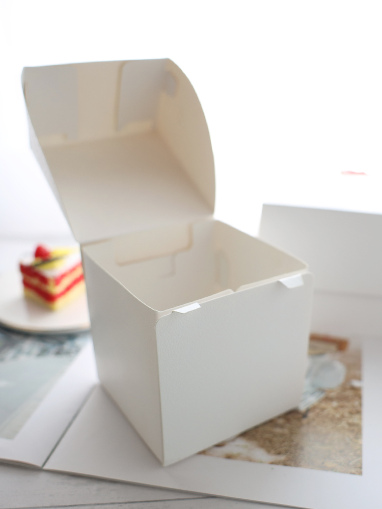 Caja de cartón de embalaje de tarjetas blancas pequeña caja de punto occidental horneado caja de pastel de cumpleaños caja de corte caja de mousse caja de lasana