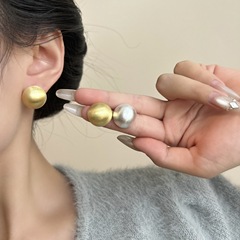 复古金属拉丝磨砂圆球耳钉女通勤小众高级感气质简约百搭耳饰耳环