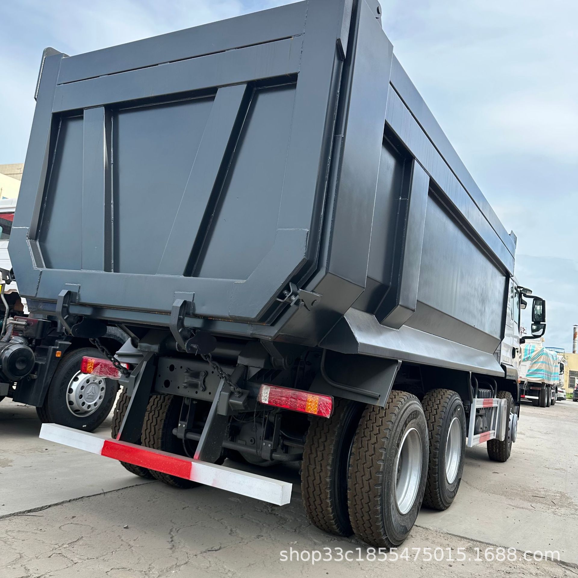 Cross-border export of HOWOTX 6X4 dump truck with 420 horsepower for soil transport and engineering applications