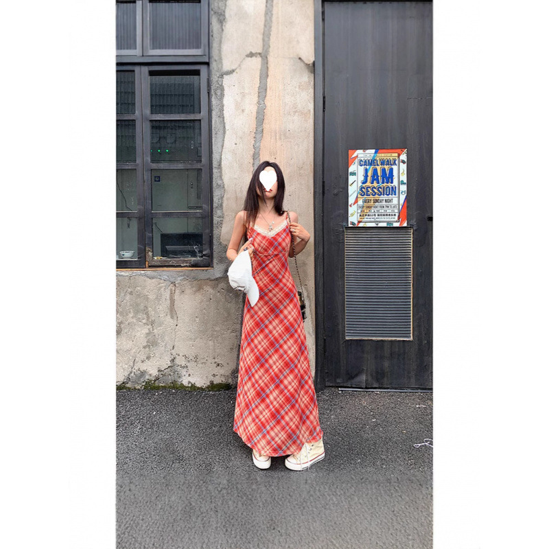 赤いチェック柄レース V ネックサスペンダードレス女性の夏のホットガールウエスト痩身ホリデースタイルヒップカバーミッドレングススカート|undefined