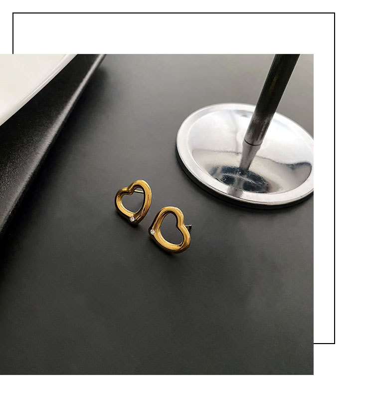 Heart Shape Pattern Women'S Gender Sweet Heart Shape Titanium Steel Plating Inlay Rhinestones Ear Studs 1 Pair
