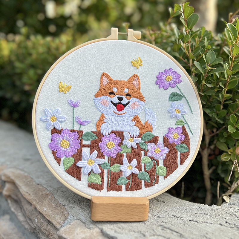 Cachorro de dibujos animados pintura colgante paquete de material de bricolaje bordado a mano flores y plantas de estilo europeo animales pintura pequeña en inglés pintura simple Lu bordado pintura