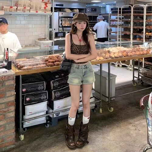 Stock 2025 retro height-increasing pants boots, pleated western cowboy boots, round head thick heel, short knight boots, women