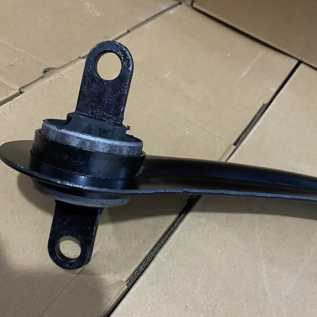 Трансграничная поставка-Применимо крылатый тигр 13 задний рог правый CV615K898APB слева CV615K976APB