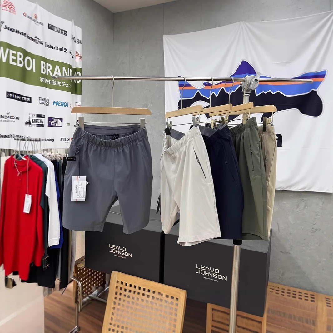 Men's Outdoor Sports and Leisure Shorts Laser Hole Breathable Cool Five-Point Pants Waterproof Summer Shorts